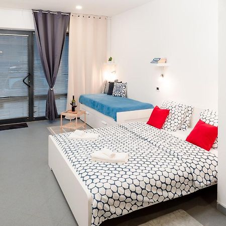 Studio Apartment Sesula Split Exterior photo